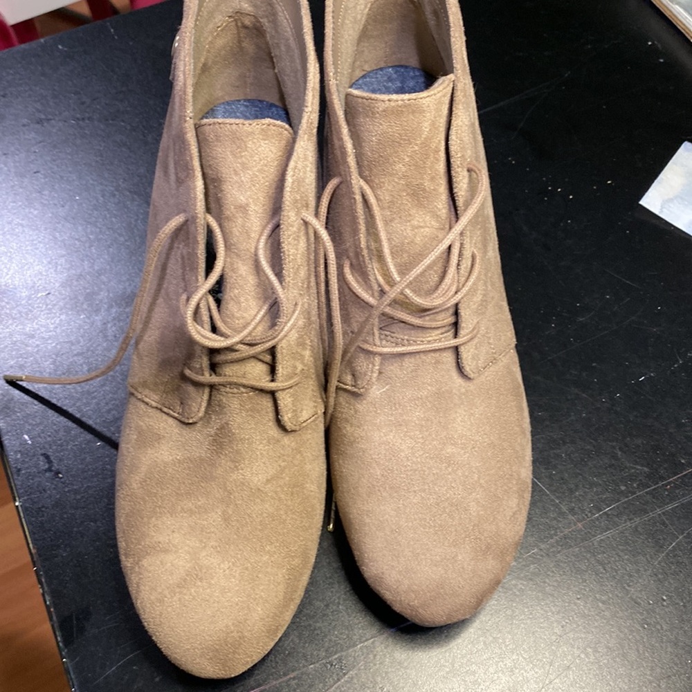 Wedge Dr Scholl’s Suede Lace Boots